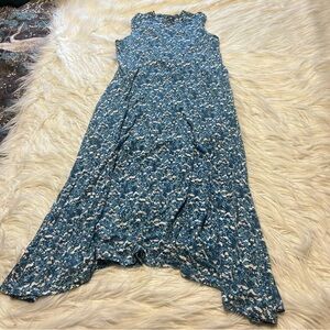 Krimson Klover Blue and White Patterned Garment